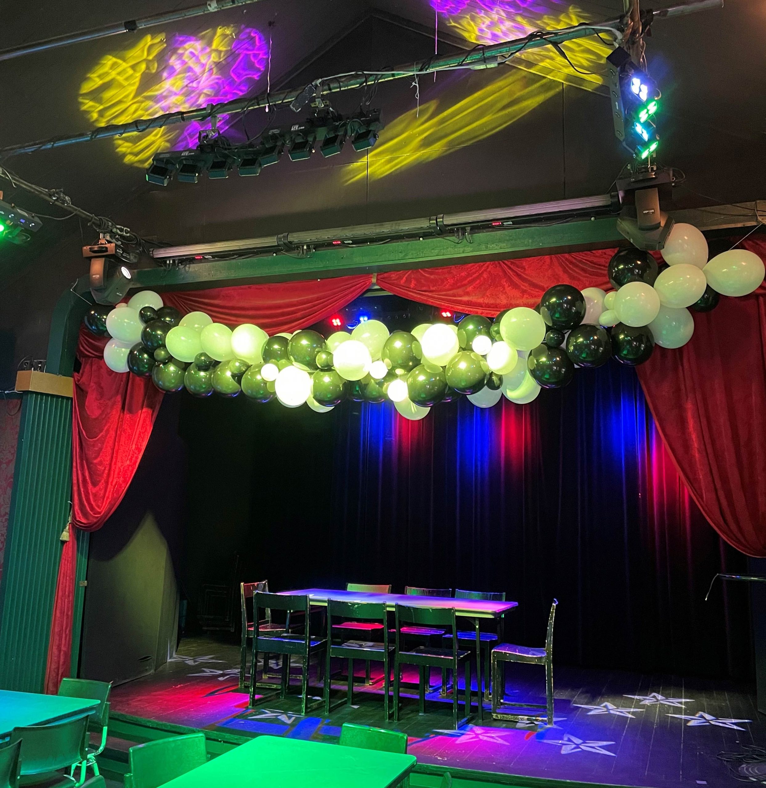 Scen-med-ballonger-2-2